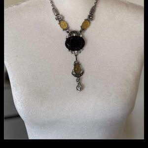 Elegant Black and Gold Necklace